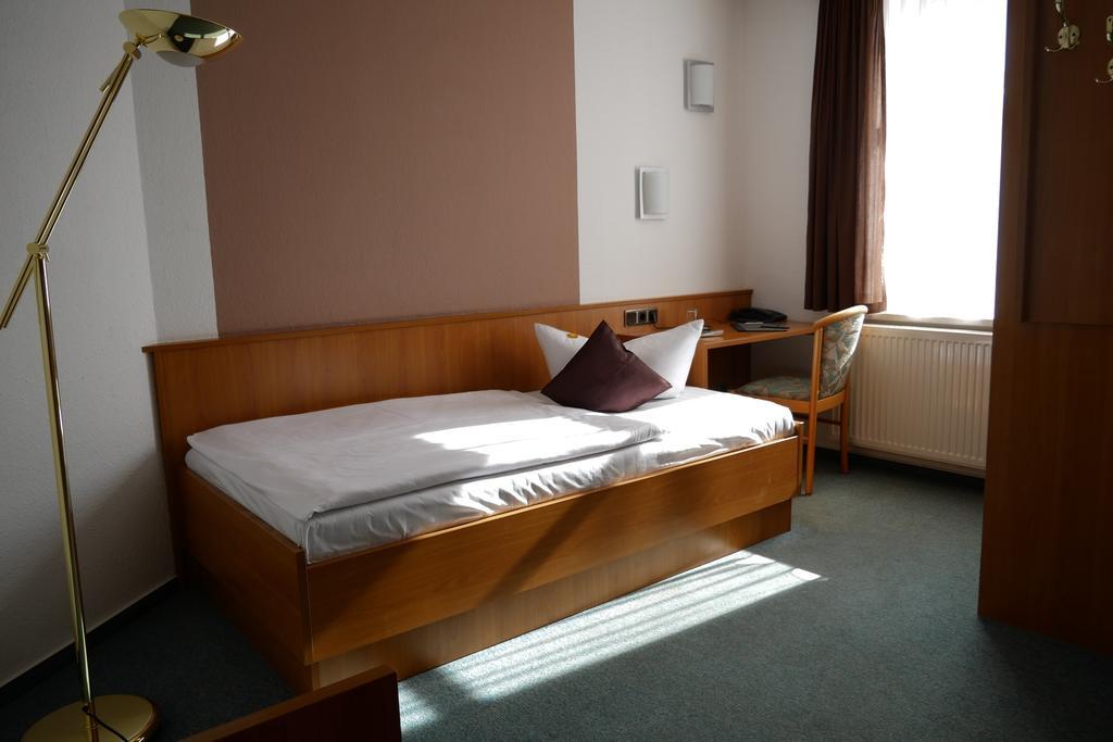 Hotel Garni Brauhof Niederwiesa Extérieur photo