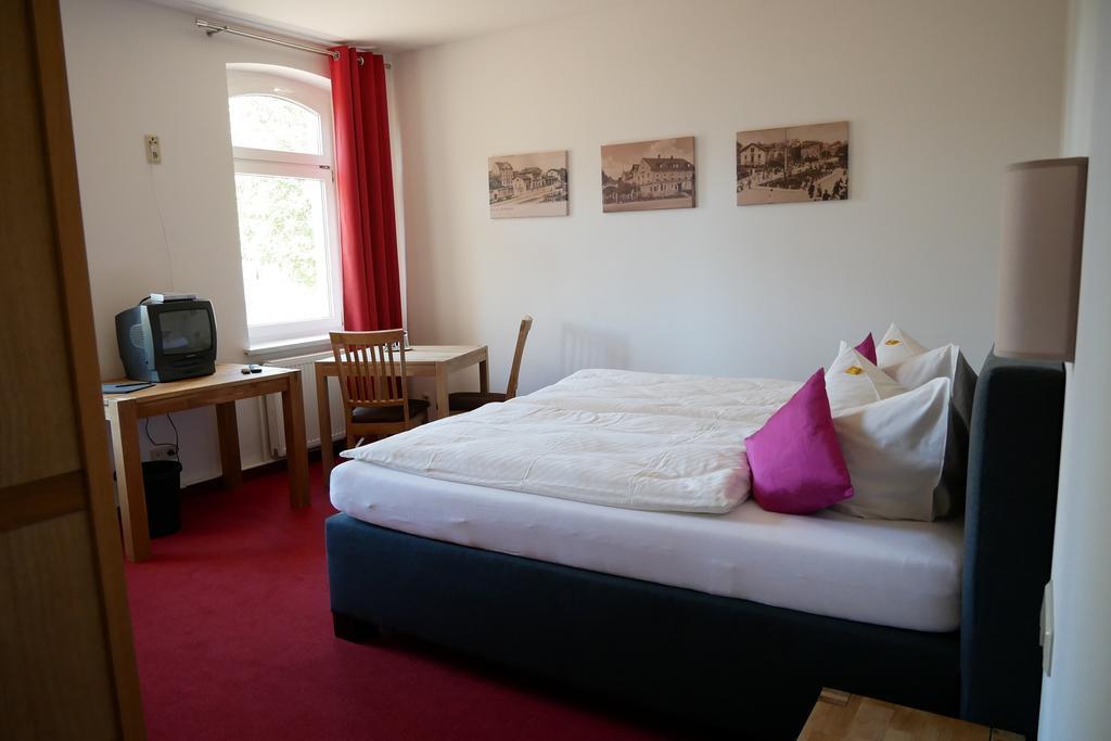 Hotel Garni Brauhof Niederwiesa Extérieur photo